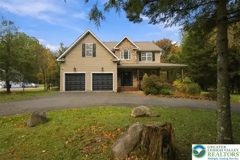 102 Remington Ln, Pocono Summit, PA 18346