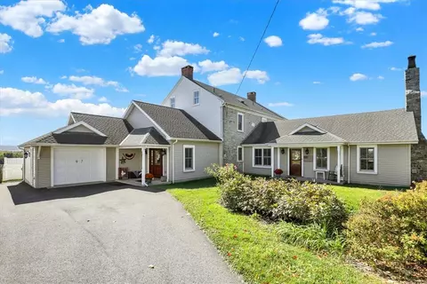 97 S Kemp Rd, Maxatawny Twp, PA 19530