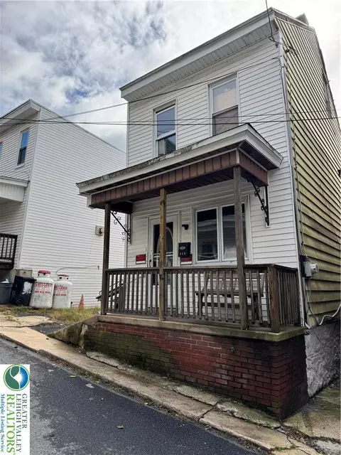 318 W Chester, Shenandoah, PA 17976