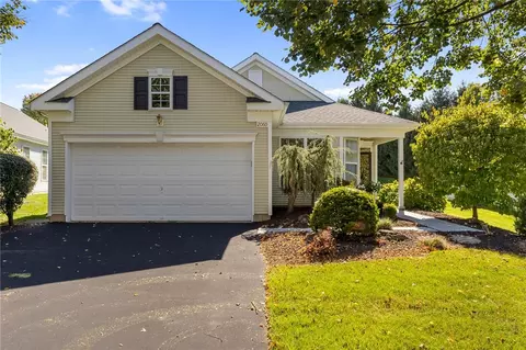 2060 Alexander Dr, Macungie, PA 18062