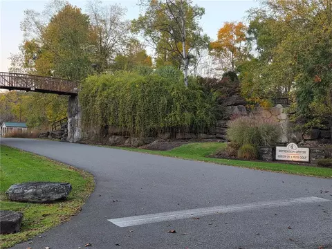 57 Valley View Ct, East Stroudsburg, PA 18302
