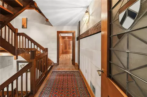 Entry Way - 5371 Landis Mill Rd, Bethlehem, PA 18015 photo 3 of 11
