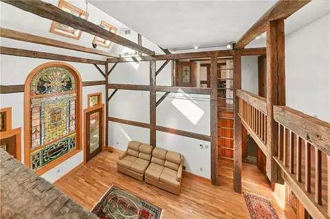 Entry Way - 5371 Landis Mill Rd, Bethlehem, PA 18015 photo 4 of 11