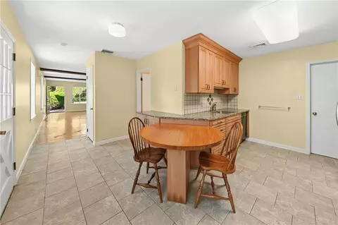 Entry Way - 5371 Landis Mill Rd, Bethlehem, PA 18015 photo 11 of 11