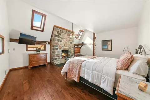 Bedroom - 5371 Landis Mill Rd, Bethlehem, PA 18015 photo 3 of 4