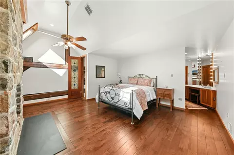 Bedroom - 5371 Landis Mill Rd, Bethlehem, PA 18015 photo 4 of 4