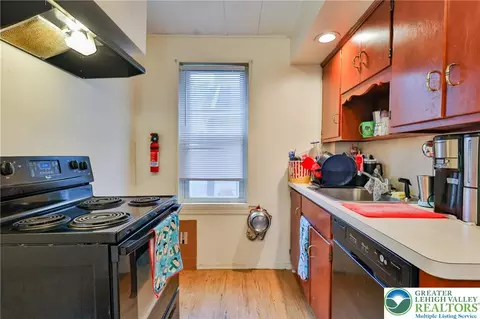 Kitchen - 114 E Goepp St, Bethlehem, PA 18018 photo 2 of 4