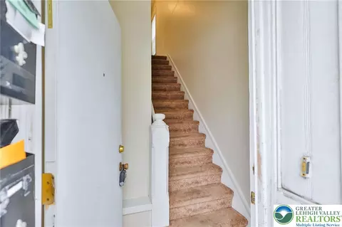 Entry Way - 114 E Goepp St, Bethlehem, PA 18018 photo 3 of 5