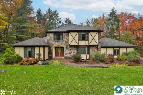 157 Greenwood Dr, Blakeslee, PA 18610