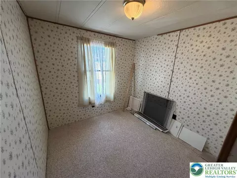 Bedroom - 2707 Levi Dr, Bath, PA 18014 photo 2 of 2