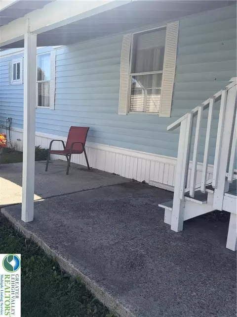 Exterior - 2707 Levi Dr, Bath, PA 18014 photo 3 of 4