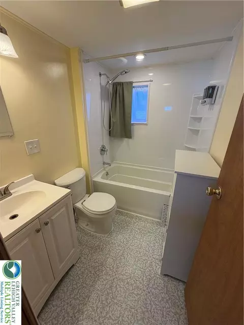 Bath - 2707 Levi Dr, Bath, PA 18014 photo 1 of 2