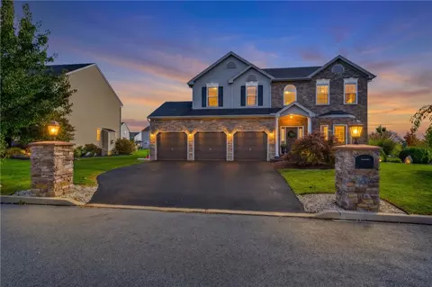 5897 Winterberry Pl, Allentown, PA 18104