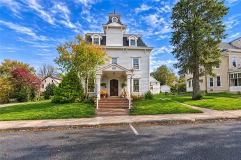 105 2nd St, Slatington, PA 18080