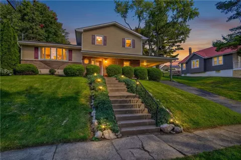 525 Saint John St, Catasauqua, PA 18032