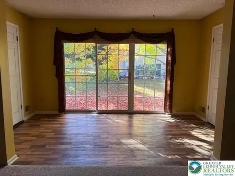 Living - 1938 Pine Ct, Hellertown, PA 18055 photo 3 of 3
