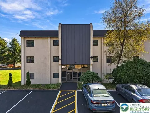 130 Foxfire Dr #301, Mount Pocono, PA 18344