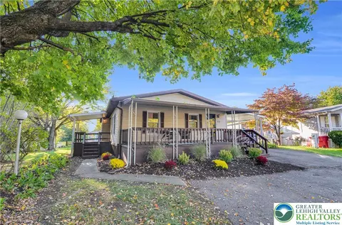 8920 Cedar Rd, Breinigsville, PA 18031