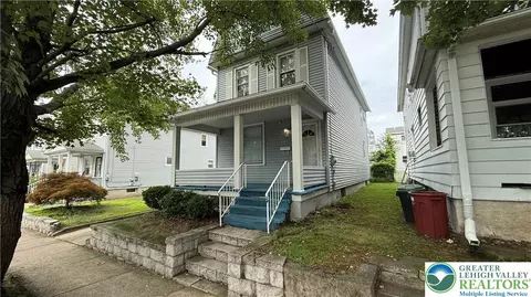 80 E Bennett St, Kingston, PA 18704