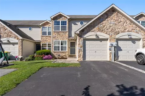 5507 Stonecroft Ln, Allentown, PA 18106