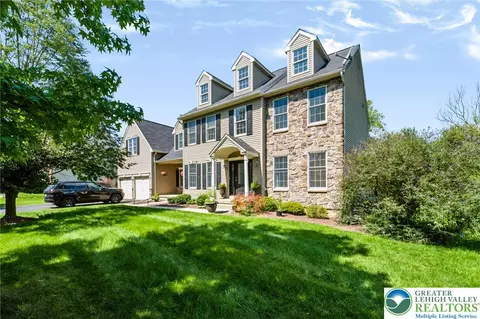 39 Millbrook Ct, Tatamy Boro, PA 18045