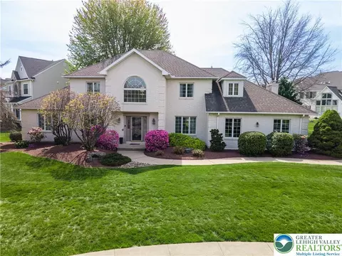 79 Central Dr, Palmer Township, PA 18045