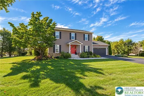 6425 Abbey Rd, Wind Gap, PA 18091