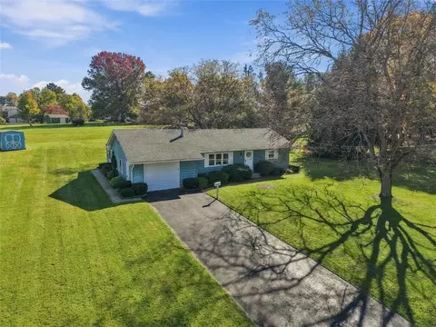 431 Locust St, Coopersburg, PA 18036