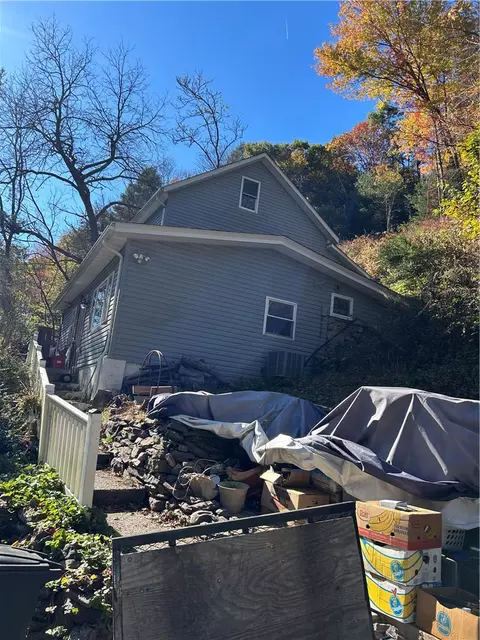 326 E Fireline, Parryville, PA 18244