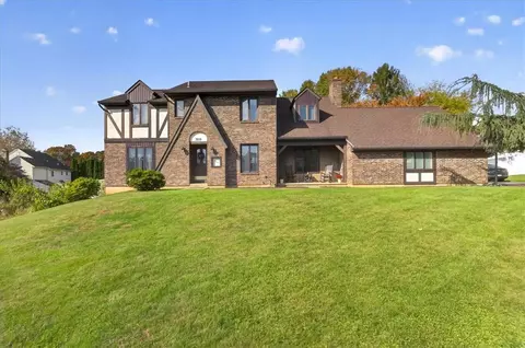 3215 Darien Rd, Bethlehem, PA 18020