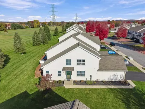 264 Park Ridge Dr, Easton, PA 18040