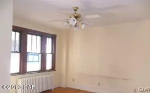 421 E Diamond Ave, Hazleton, PA 18201 photo 3