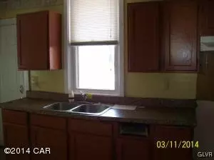 124 E Maple St, Hazleton, PA 18201 photo 2