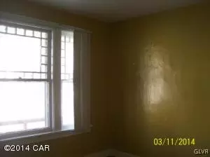 124 E Maple St, Hazleton, PA 18201 photo 3