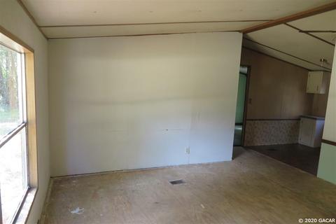 107 Martha, Interlachen, FL 32148 photo 5