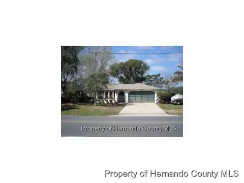 1013 Waterfall Dr, Spring Hill, FL 34608 photo 1