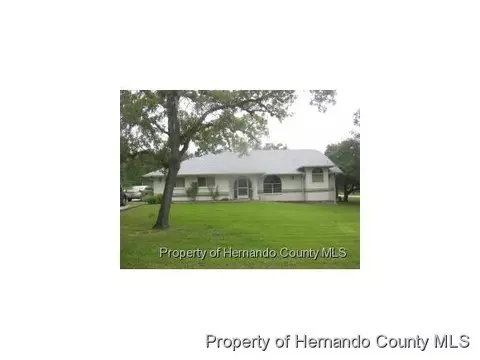 18407 Sand Pine Dr, Spring Hill, FL 34610 photo 1