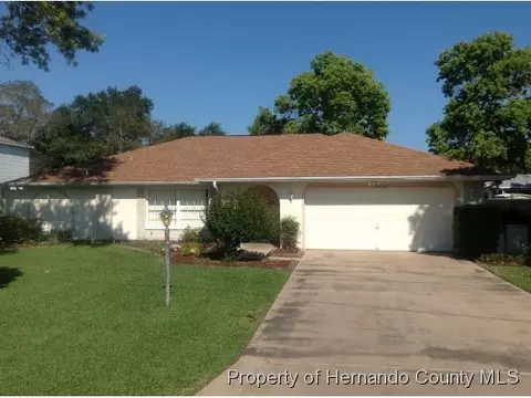 2100 Escobar Ave, Spring Hill, FL 34608 photo 1
