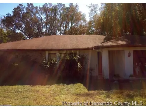 7653 Gates Cir, Spring Hill, FL 34606 photo 1