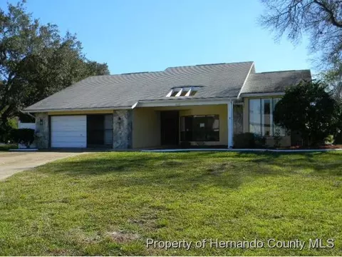 10032 Huckleberry Dr, Spring Hill, FL 34608 photo 1
