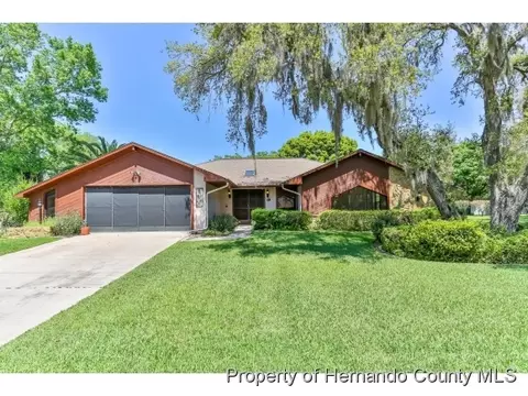 8201 Shorecrest Ct, Spring Hill, FL 34606 photo 1