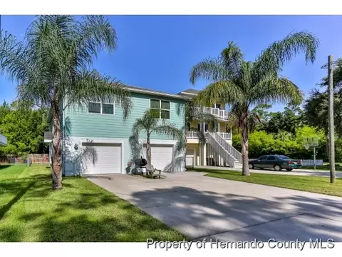 5059 Oak Leaf Ln, Hernando Beach, FL 34607 photo 1