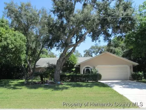 8370 Kenway St, Spring Hill, FL 34608 photo 1