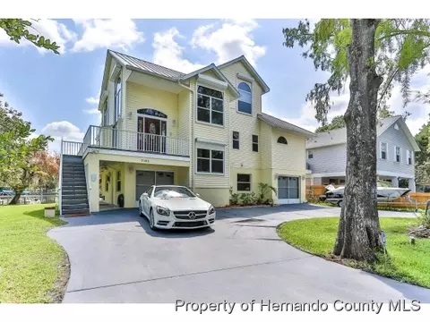 7192 Algonquin St, Weeki Wachee, FL 34607 photo 1