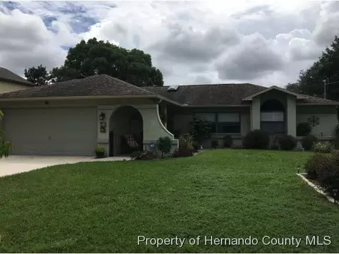 12086 Killian St, Spring Hill, FL 34608 photo 1