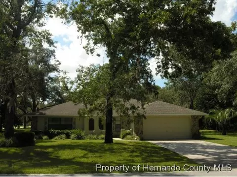 8141 Pinehurst Dr, Spring Hill, FL 34606 photo 1