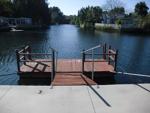 7136 Wilcox Dr, Hudson, FL 34667 photo 1