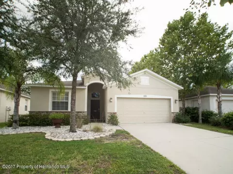 384 Winthrop Dr, Spring Hill, FL 34609 photo 1