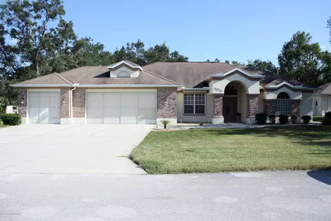 8370 Diver Ln, Spring Hill, FL 34608 photo 1