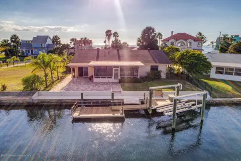 3187 Gulf Winds Cir, Hernando Beach, FL 34607 photo 1